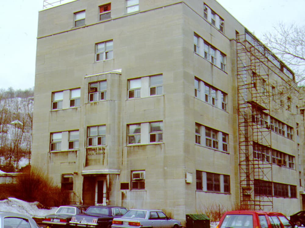 An archival photo of the Donner Building for Medical Research at McGill University.